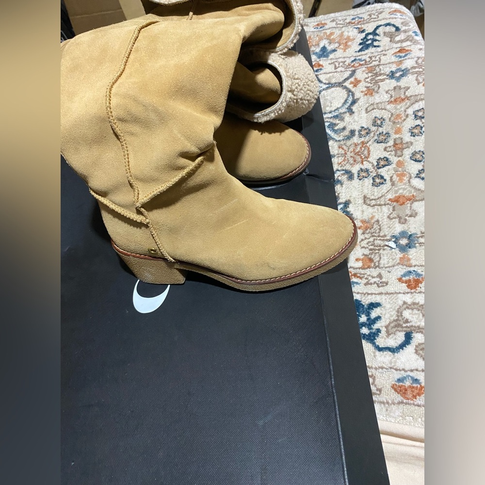 Coach sued shearling foldable top boots turn to knee boots or leg boots - Picture 9 of 9